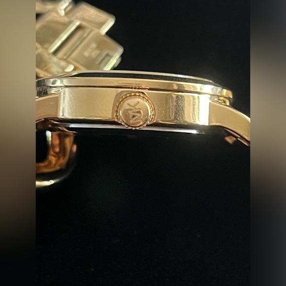 MICHAEL KORS Tortoise Shell & Gold Toned Links Watch - Picture 13 of 16